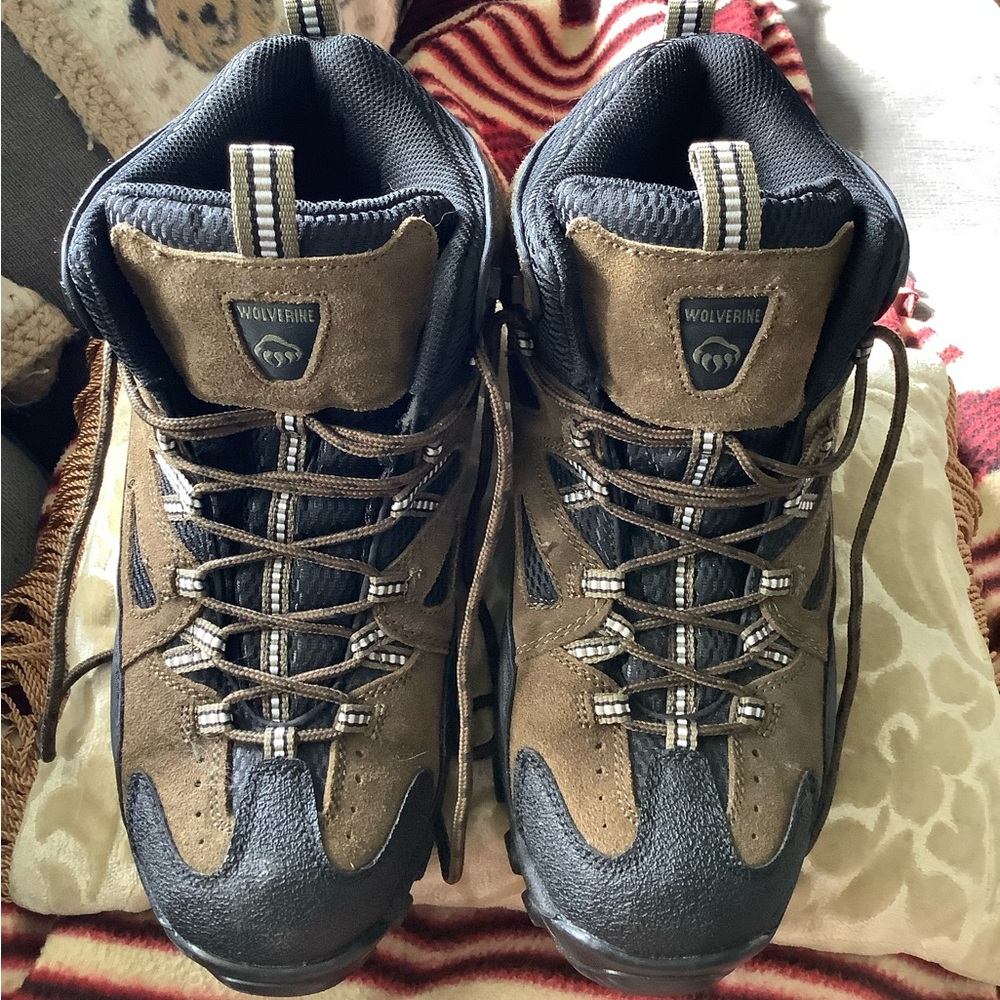 WOLVERINE HIKERS Mens Shoes size 11.5 EW extra wide
EXCELLENT used condition